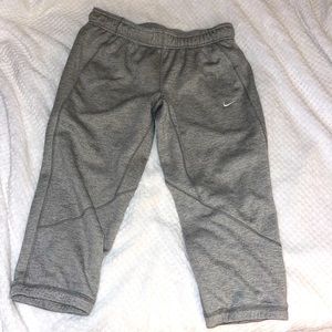 Nike Dri Fit low rise sweatpant capri